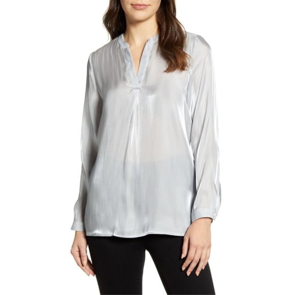 NWT Nordstrom Vince Camuto Georgette Henley Blouse
